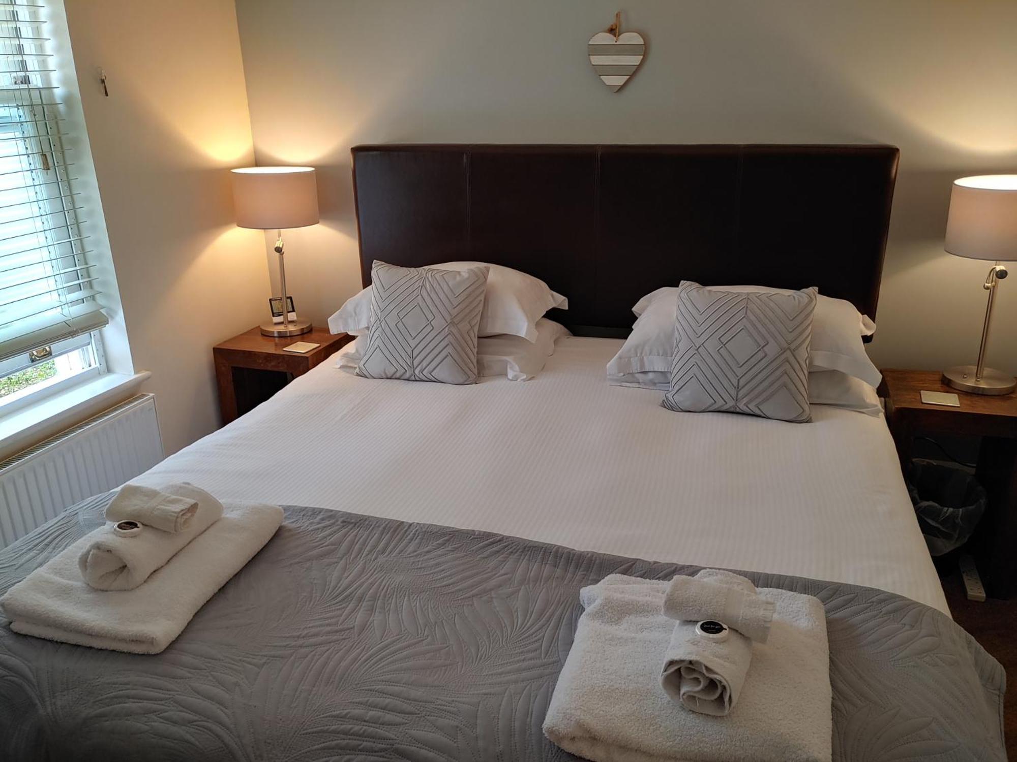 The Bath House Apartments - Free 1St Breakfast - Free Parking ภายนอก รูปภาพ