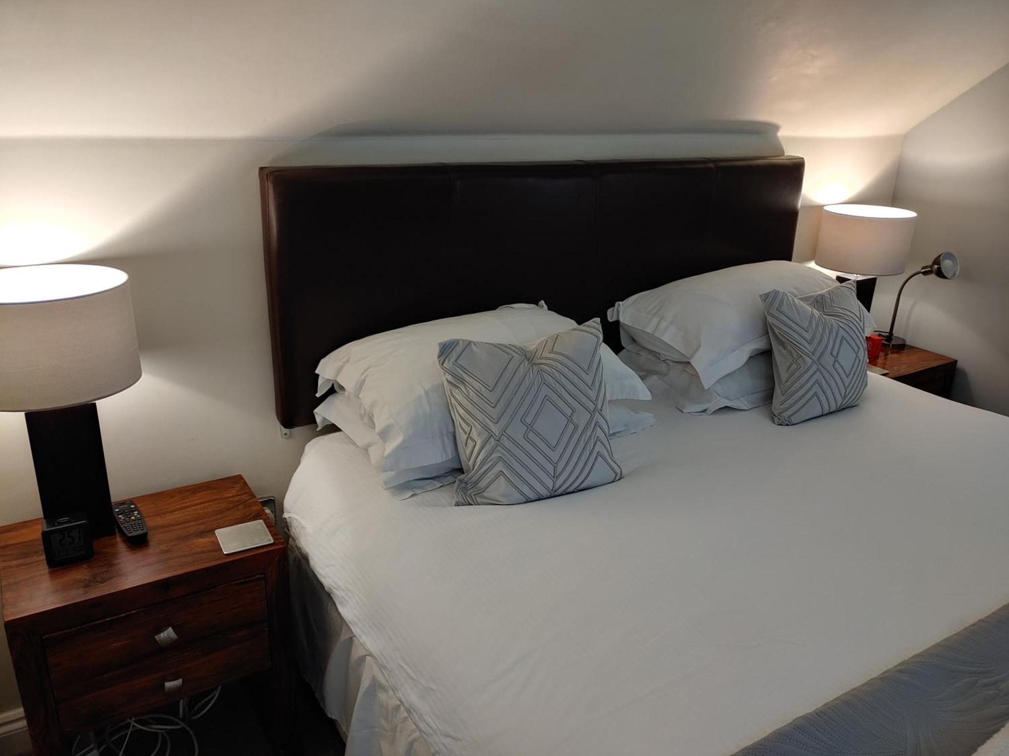 The Bath House Apartments - Free 1St Breakfast - Free Parking ภายนอก รูปภาพ